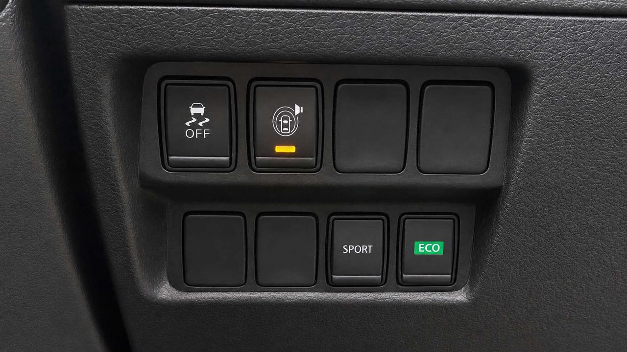 2017 Nissan Rogue S   Certified   No Accident   LOW KM Photo
