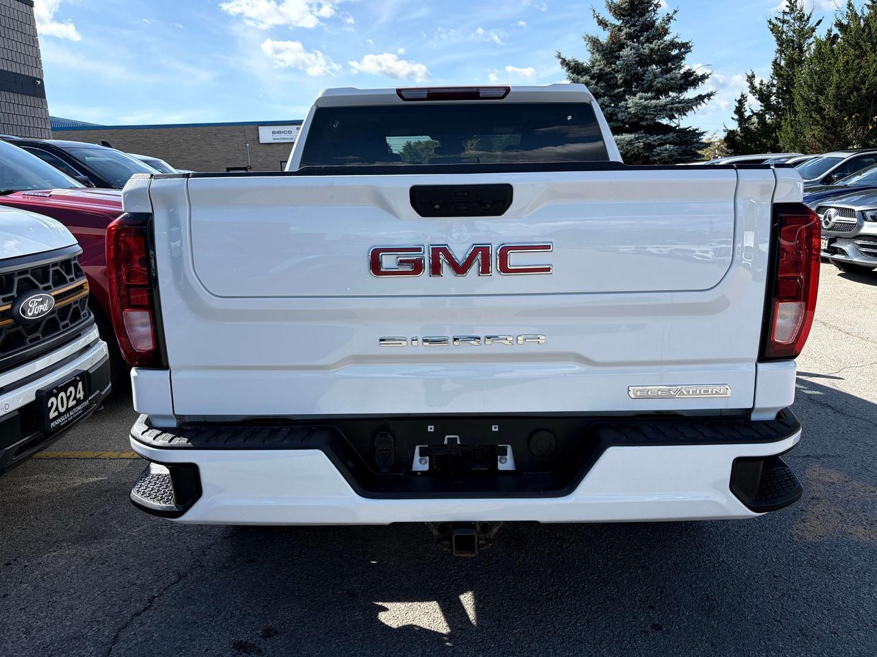 2022 GMC Sierra 1500 ELEVATION, BRAND NEW TIRES, BRAND NEW BRAKES Photo