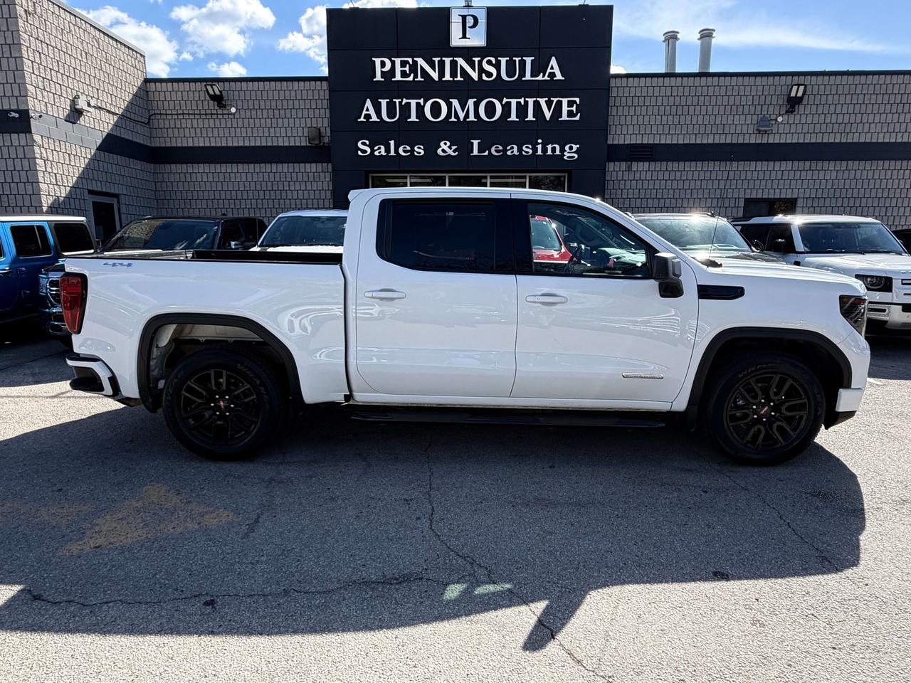 2022 GMC Sierra 1500 ELEVATION, BRAND NEW TIRES, BRAND NEW BRAKES Photo1