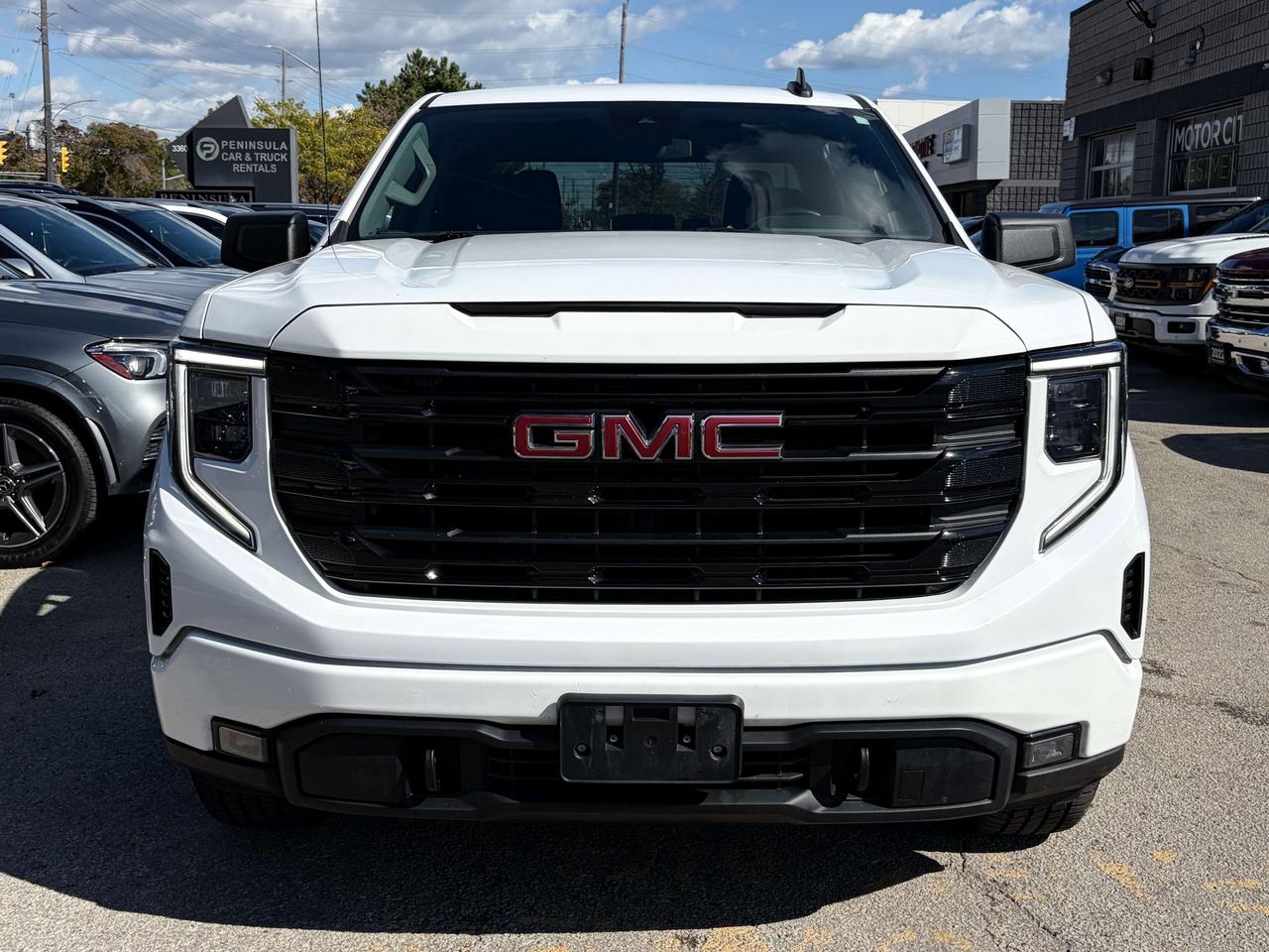 2022 GMC Sierra 1500 ELEVATION, BRAND NEW TIRES, BRAND NEW BRAKES Photo