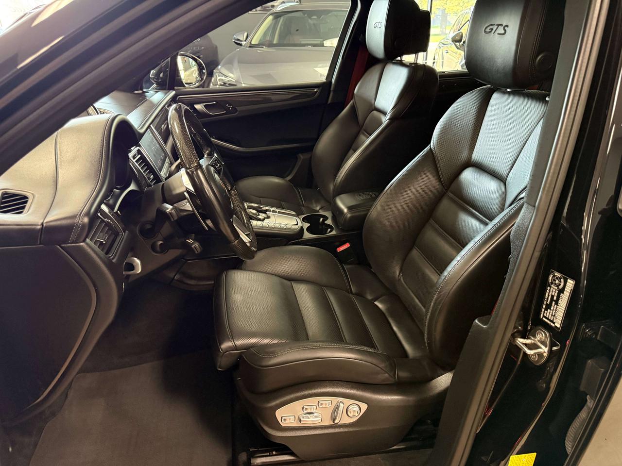 2018 Porsche Macan GTS Photo