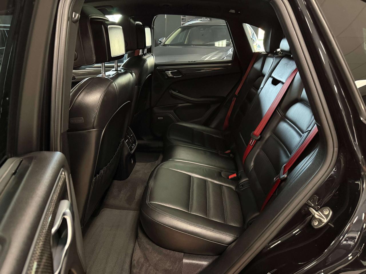 2018 Porsche Macan GTS Photo