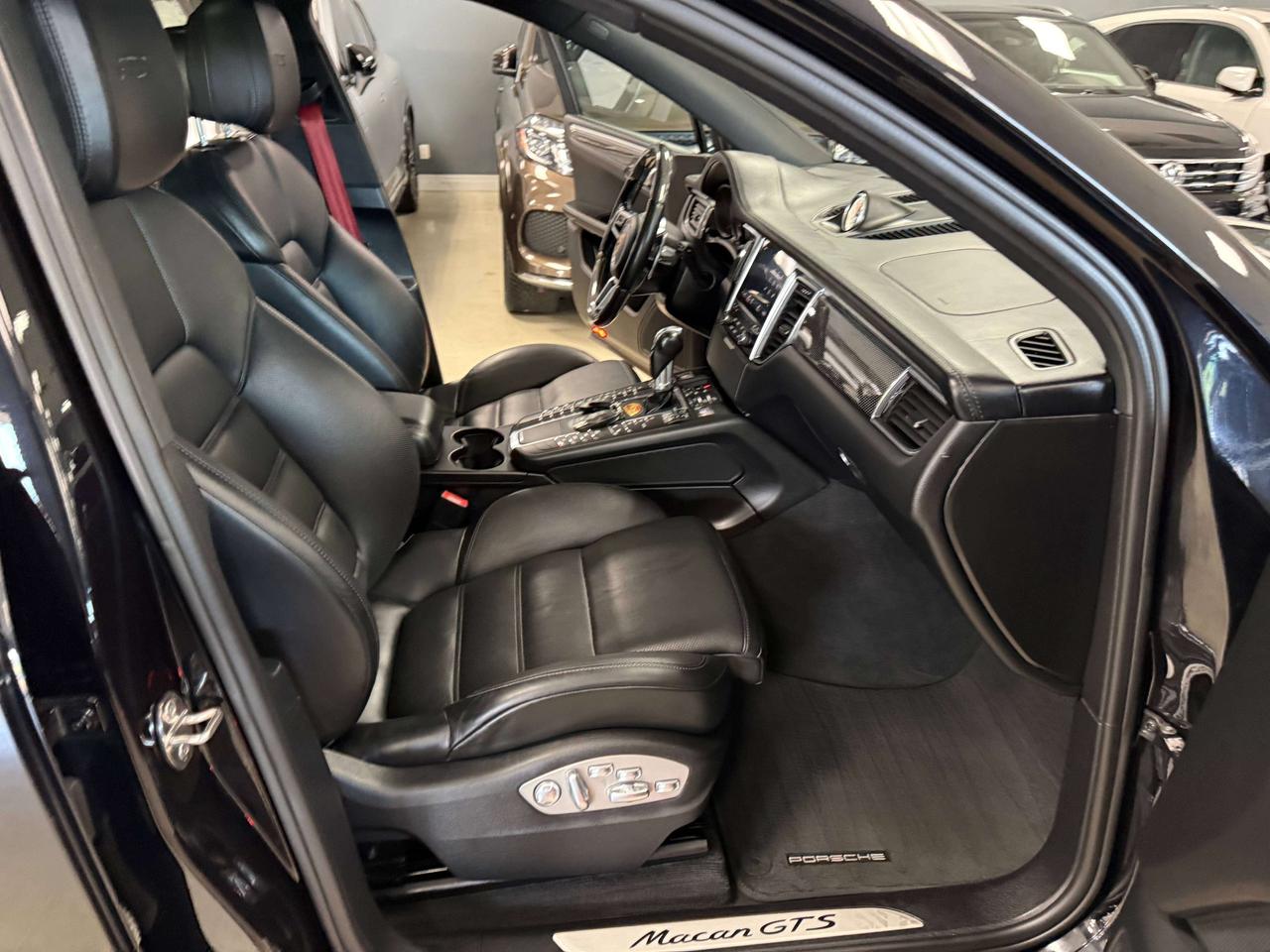 2018 Porsche Macan GTS Photo
