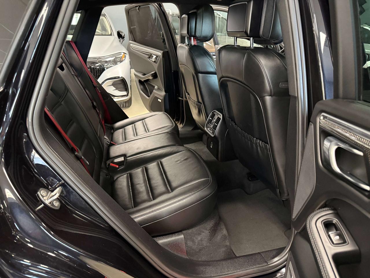 2018 Porsche Macan GTS Photo