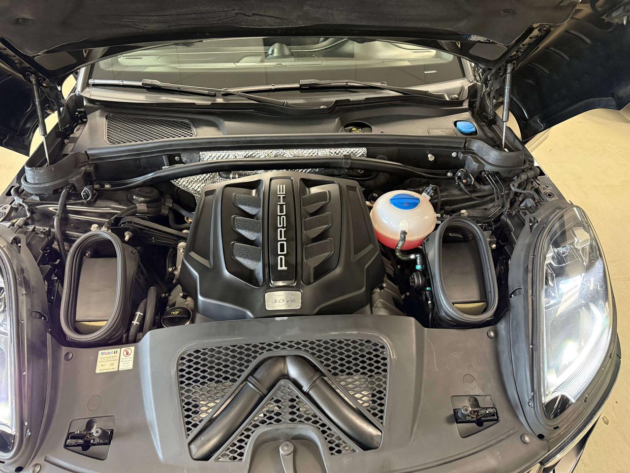 2018 Porsche Macan GTS Photo
