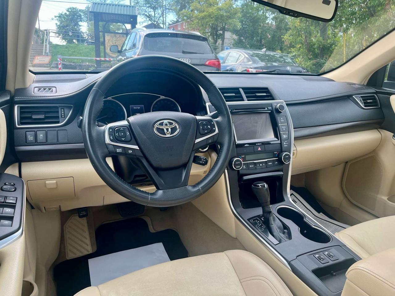 2017 Toyota Camry XLE LEATHER CERTIFIED Photo