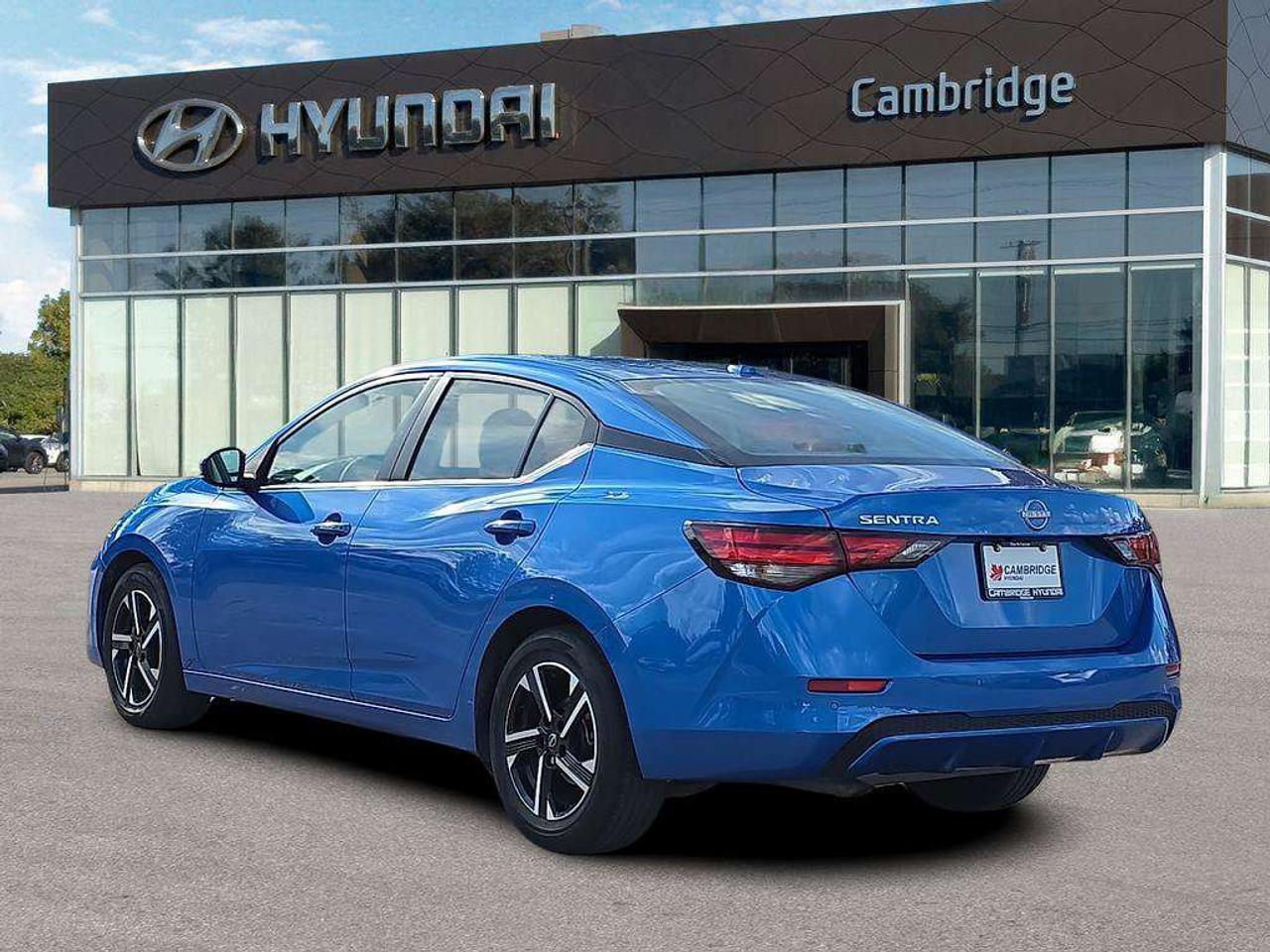 2024 Nissan Sentra SV Photo4