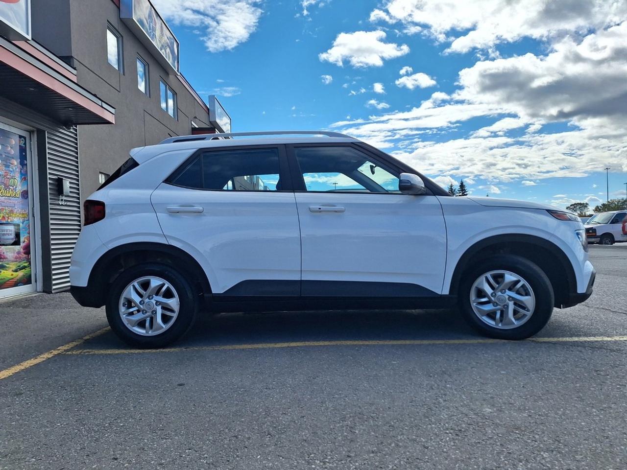 2025 Hyundai Venue Preferred IVT Photo