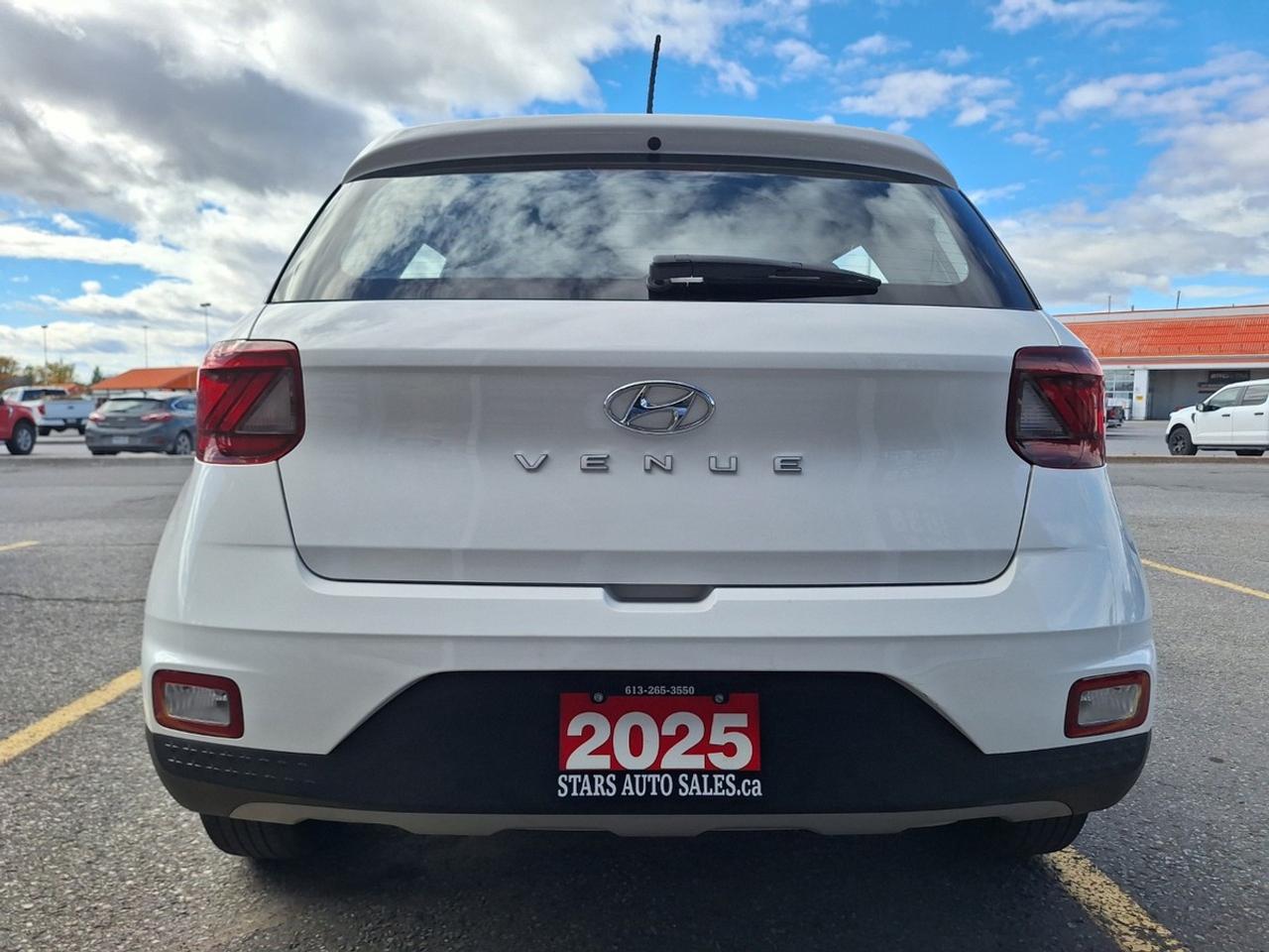 2025 Hyundai Venue Preferred IVT Photo