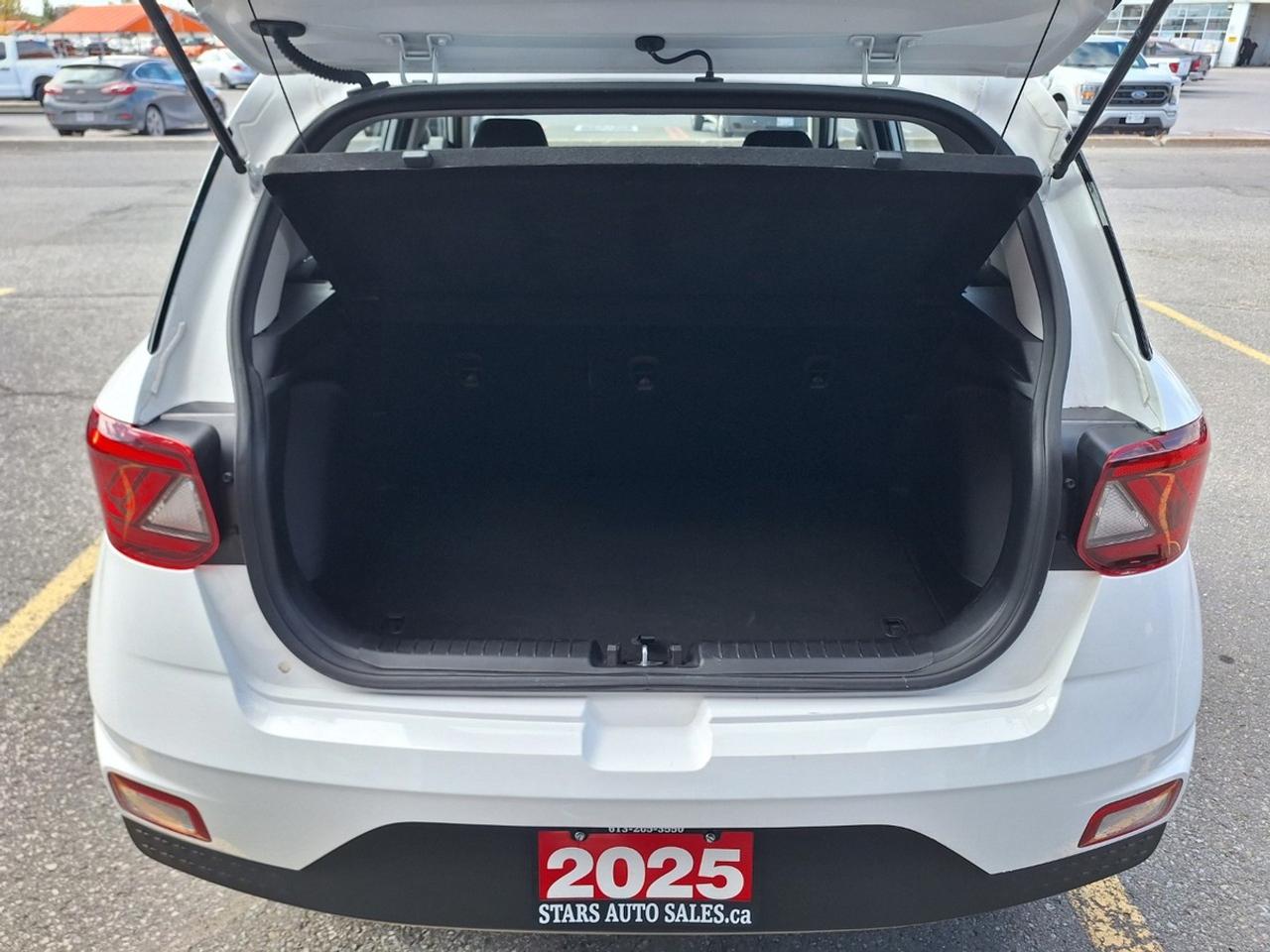 2025 Hyundai Venue Preferred IVT Photo
