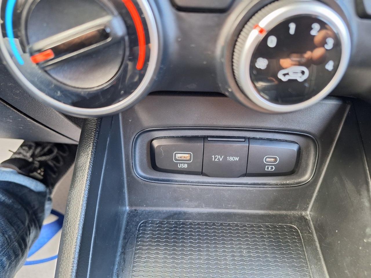 2025 Hyundai Venue Preferred IVT Photo