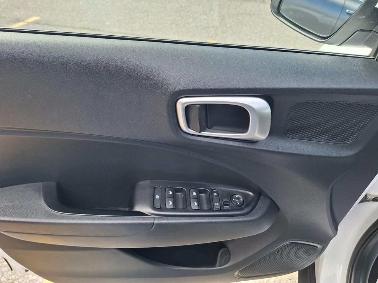 2025 Hyundai Venue Preferred IVT Photo