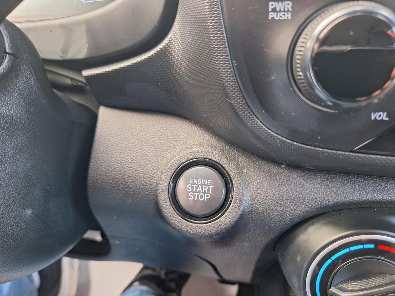 2025 Hyundai Venue Preferred IVT Photo