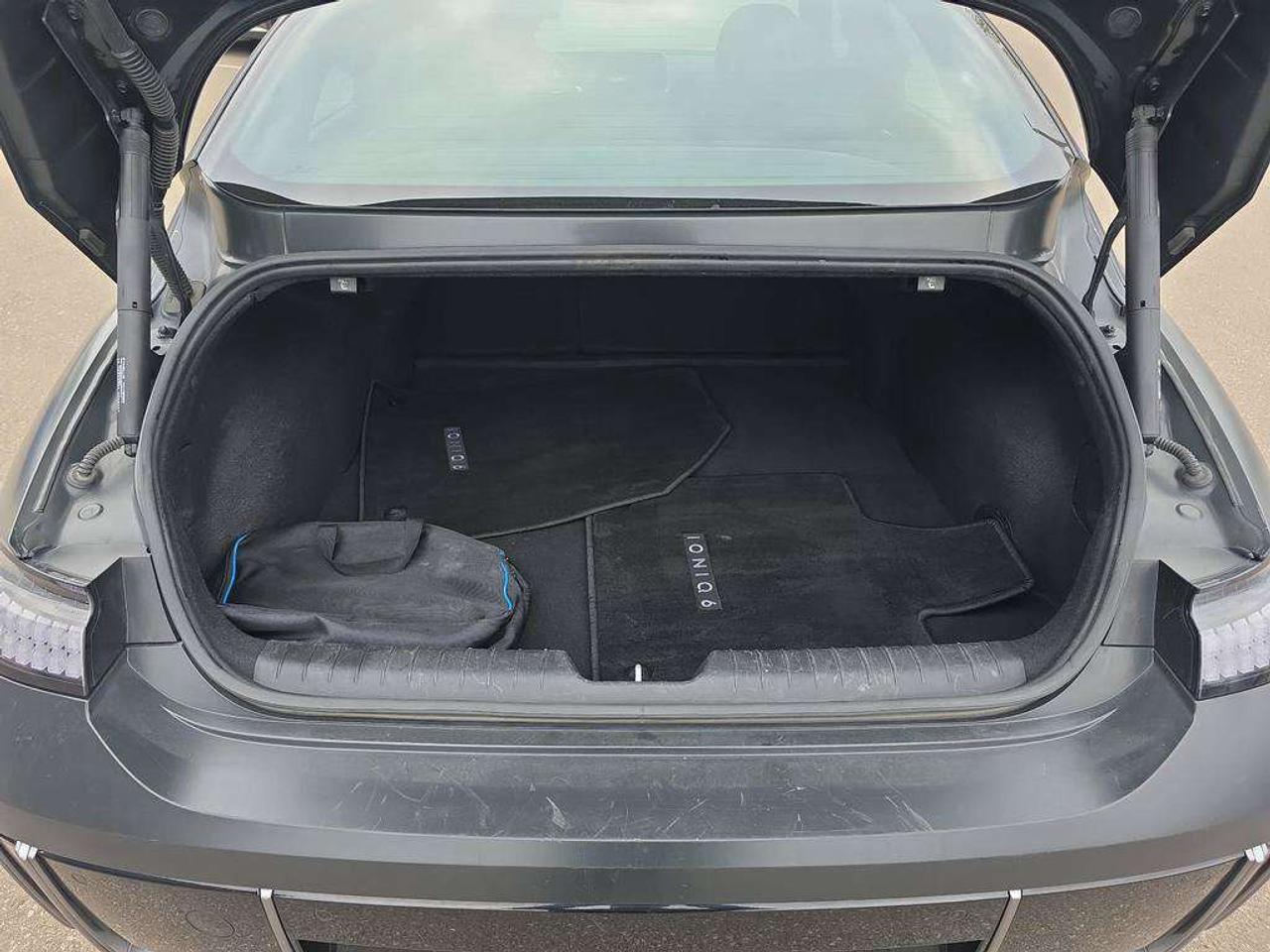 2024 Hyundai IONIQ 6 Preferred Photo