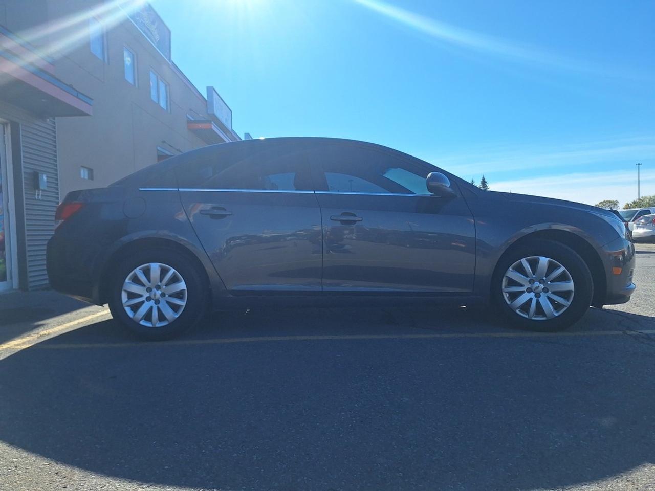 2011 Chevrolet Cruze 4dr Sdn LT Turbo w/1SA Photo
