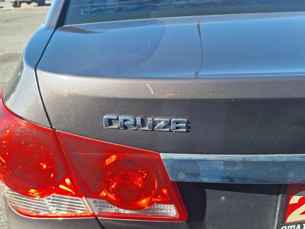 2011 Chevrolet Cruze 4dr Sdn LT Turbo w/1SA Photo