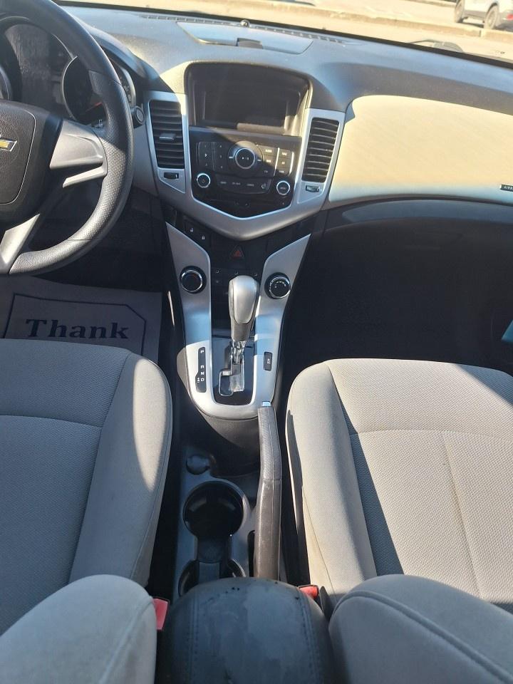 2011 Chevrolet Cruze 4dr Sdn LT Turbo w/1SA Photo