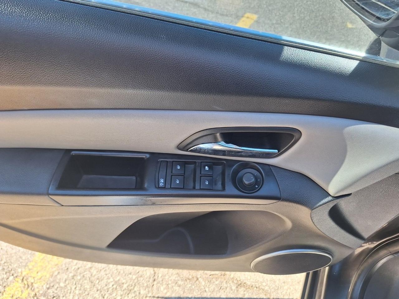 2011 Chevrolet Cruze 4dr Sdn LT Turbo w/1SA Photo