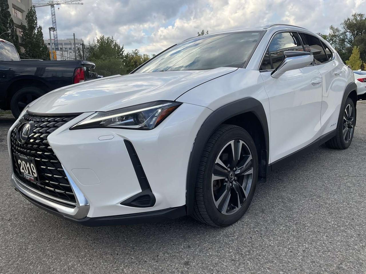2019 Lexus UX 250H AWD - LEATHER! BACK-UP CAM! BSM! SUNROOF! Photo