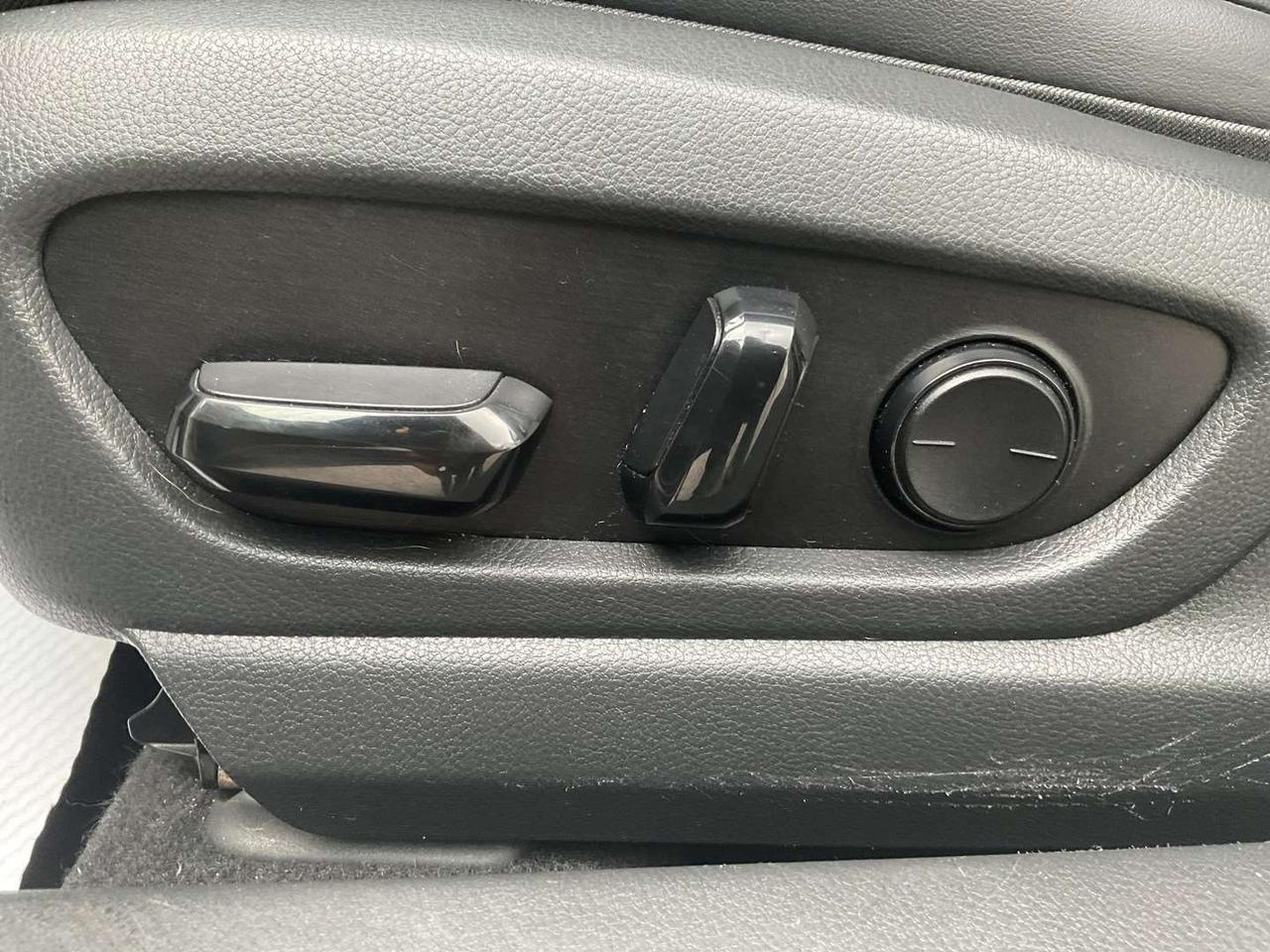 2019 Lexus UX 250H AWD - LEATHER! BACK-UP CAM! BSM! SUNROOF! Photo