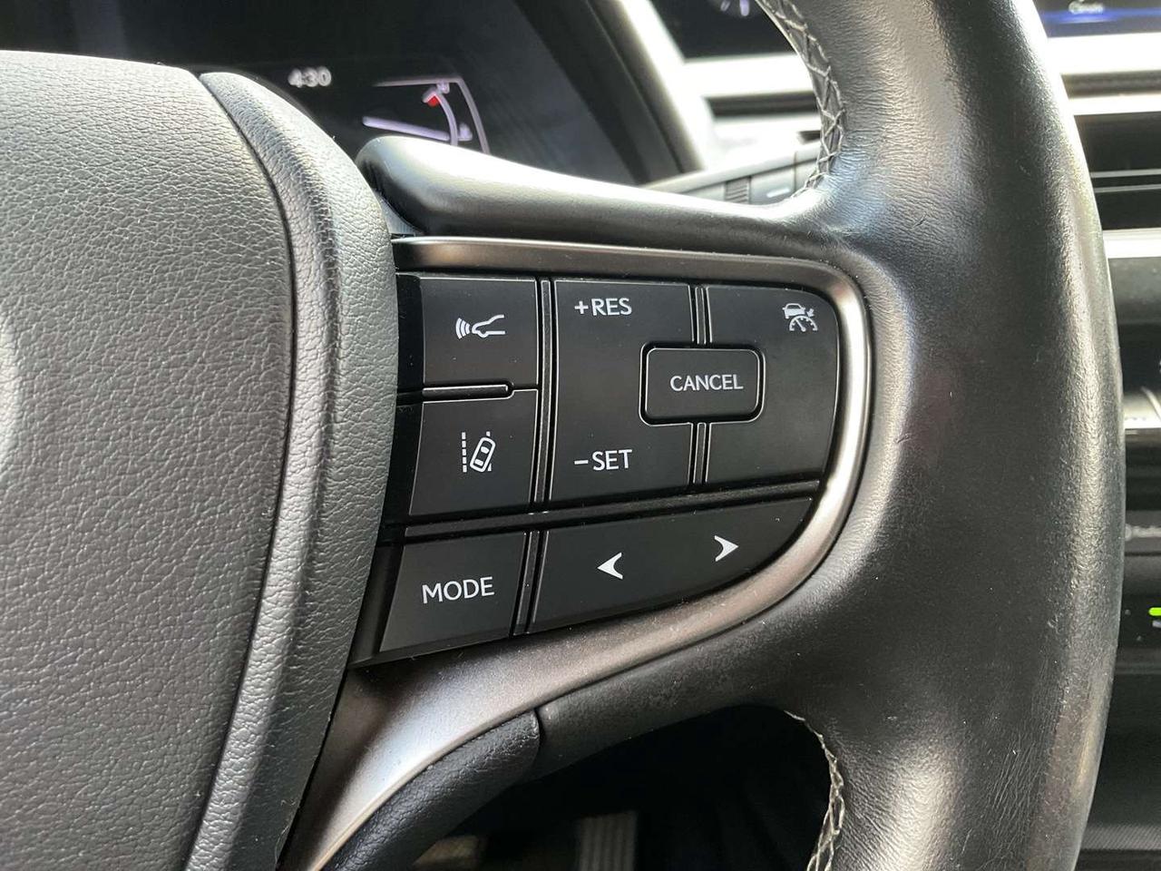 2019 Lexus UX 250H AWD - LEATHER! BACK-UP CAM! BSM! SUNROOF! Photo