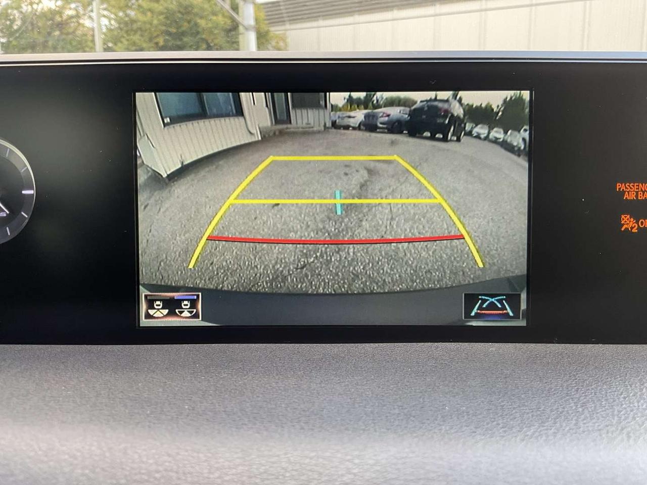 2019 Lexus UX 250H AWD - LEATHER! BACK-UP CAM! BSM! SUNROOF! Photo