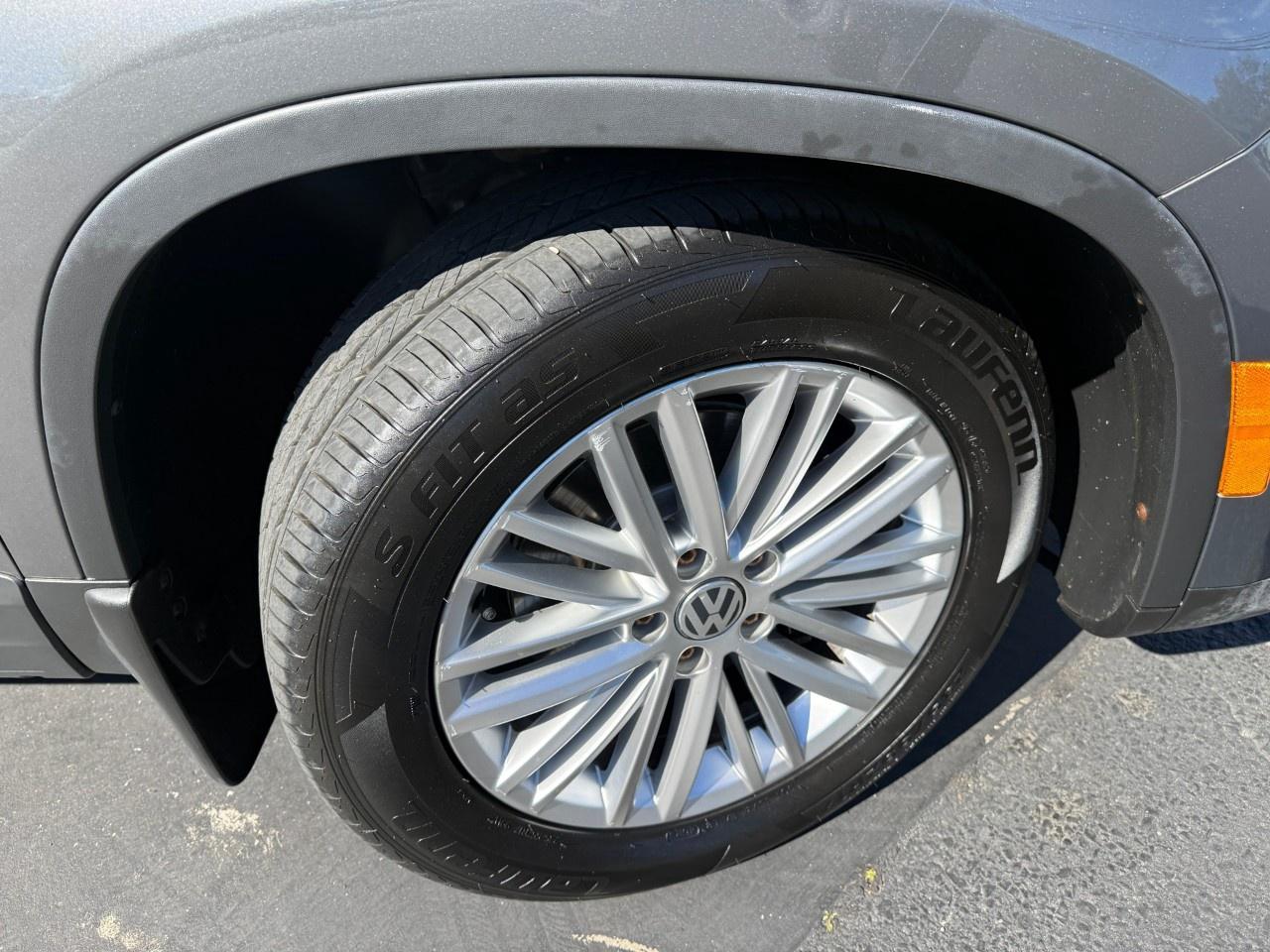 2016 Volkswagen Tiguan 4MOTION 4dr Auto Comfortline Photo