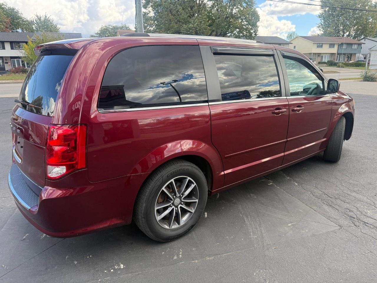 2017 Dodge Grand Caravan 4DR WGN SXT PREMIUM PLUS Photo