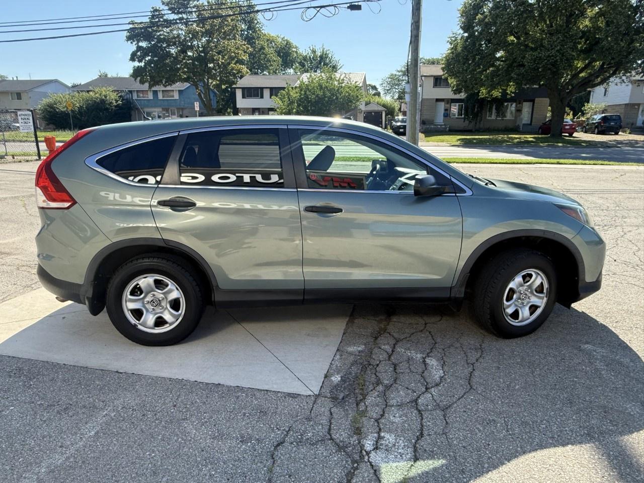 2013 Honda CR-V 2WD LX Photo