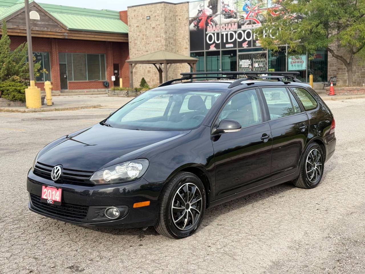 2014 Volkswagen Golf SportWagen Trendline Photo