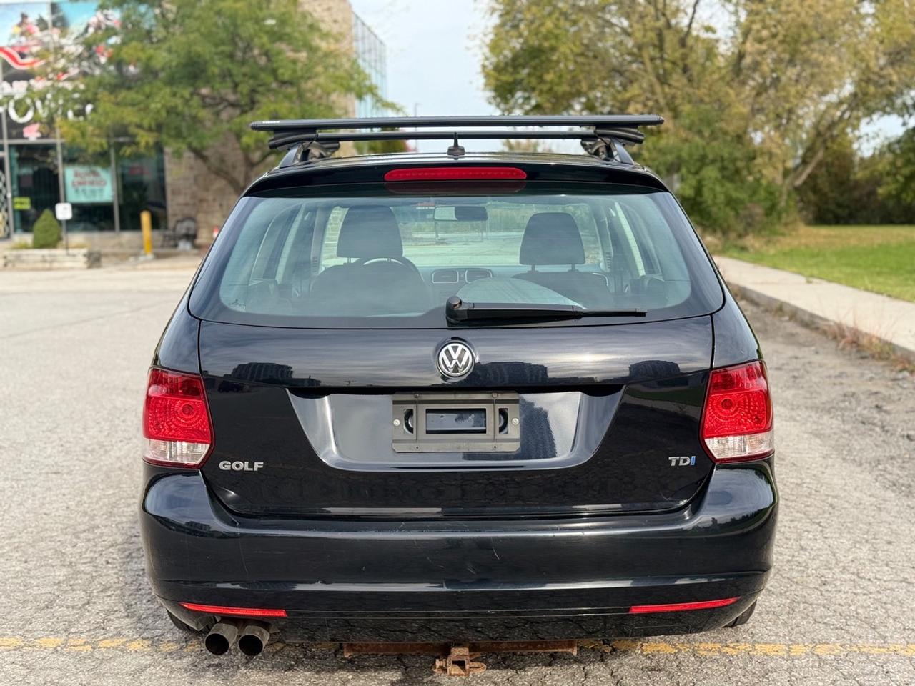 2014 Volkswagen Golf SportWagen Trendline Photo
