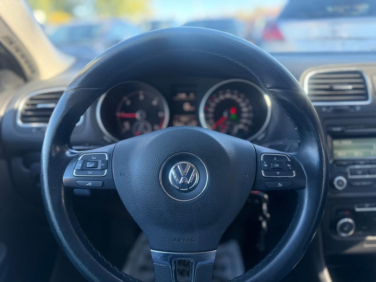 2014 Volkswagen Golf SportWagen Trendline Photo