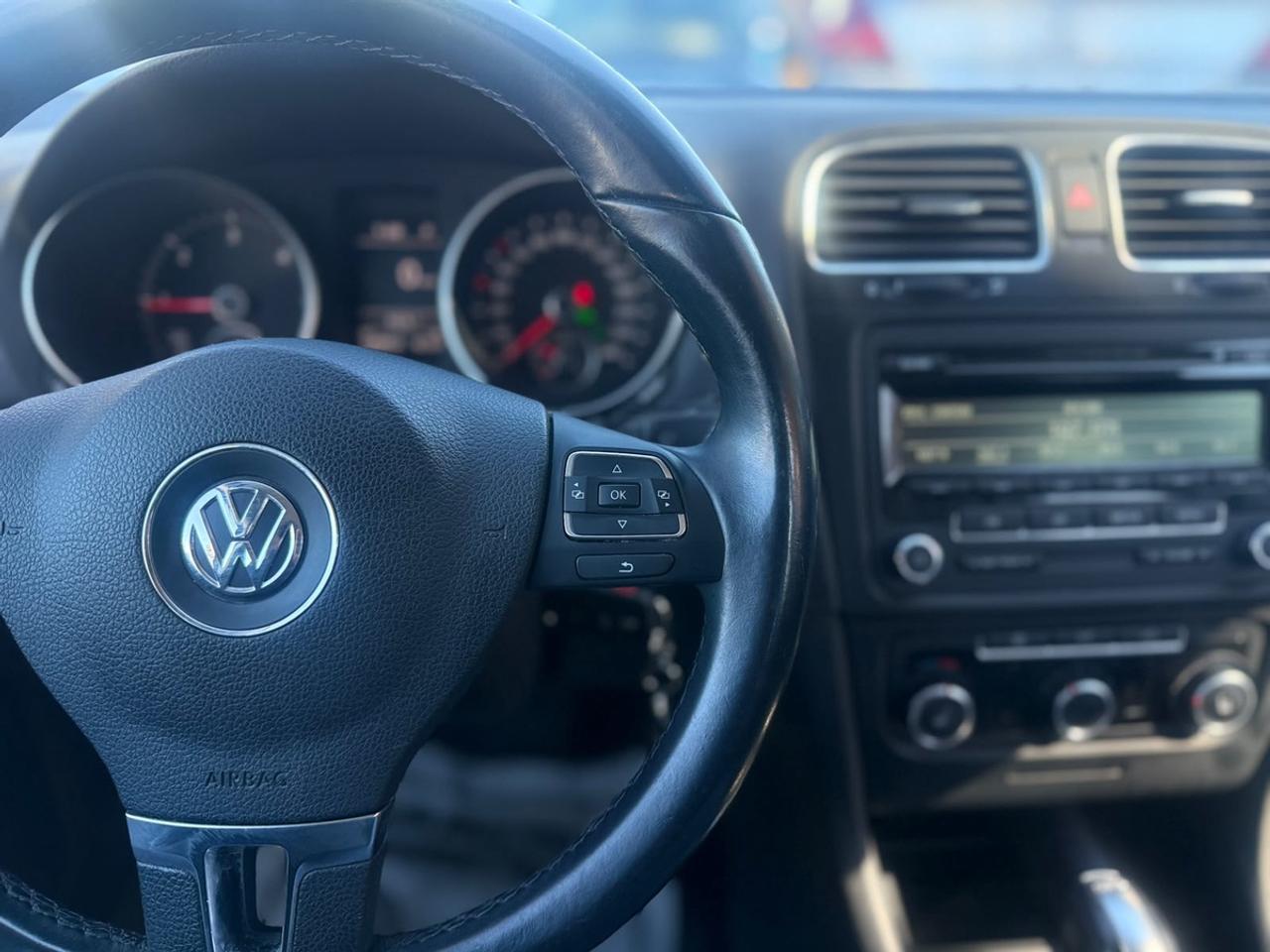 2014 Volkswagen Golf SportWagen Trendline Photo