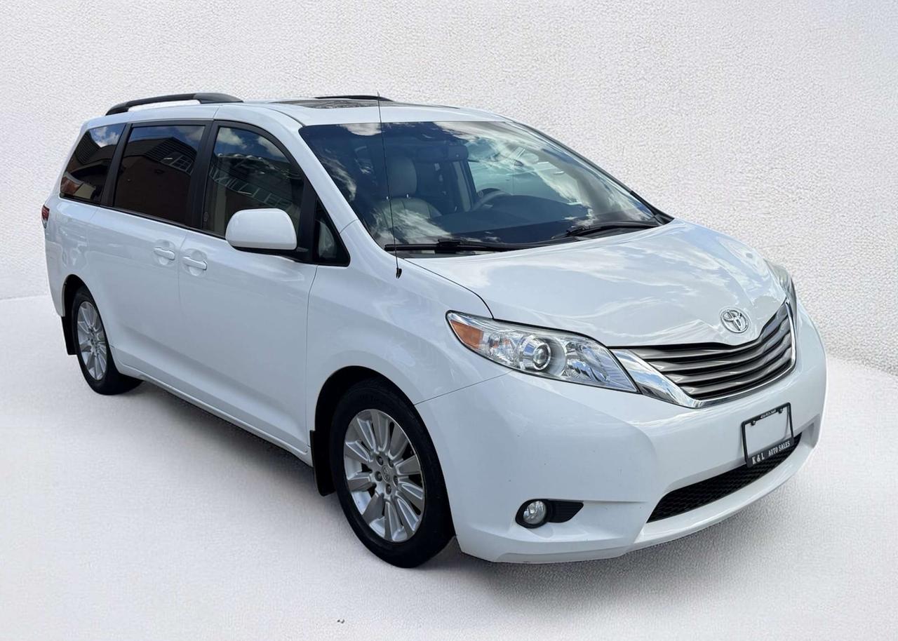 2011 Toyota Sienna XLE ~ LEATHER ~ SUNROOF ~ PWR DOORS ~ CERTIFIED Photo