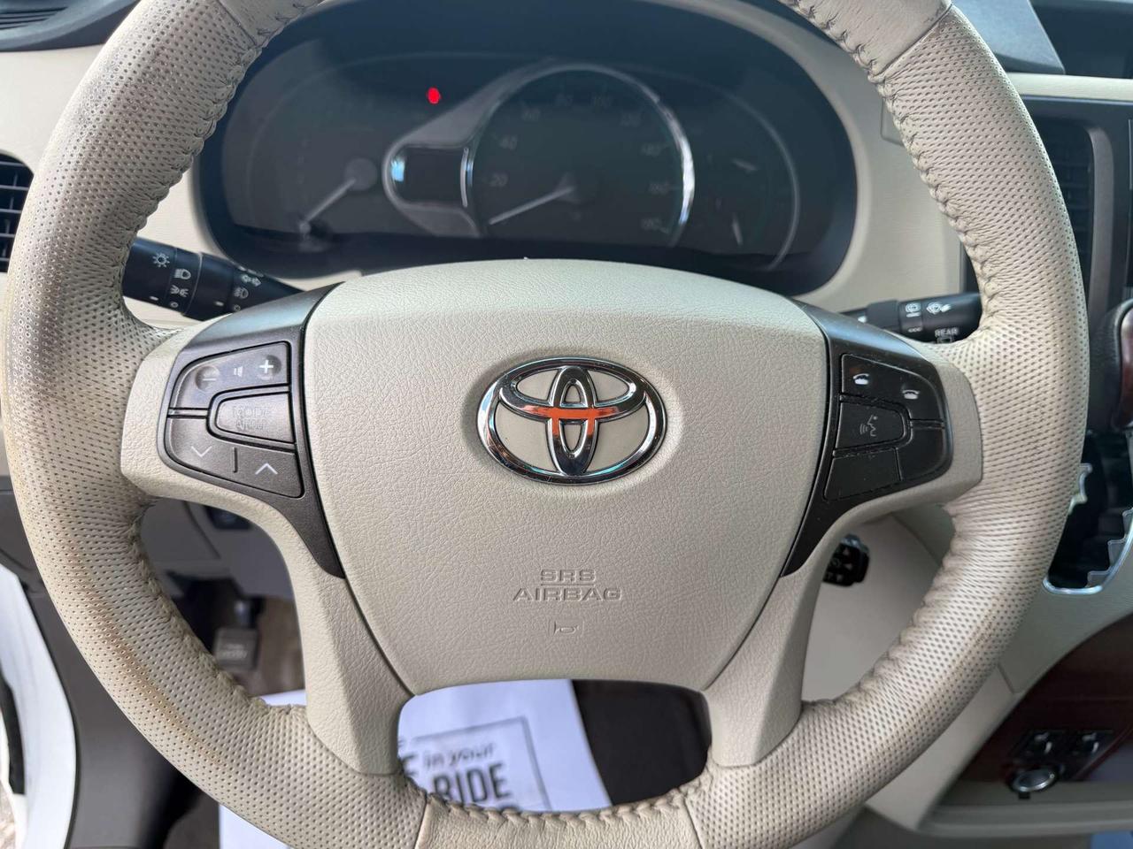 2011 Toyota Sienna XLE ~ LEATHER ~ SUNROOF ~ PWR DOORS ~ CERTIFIED Photo