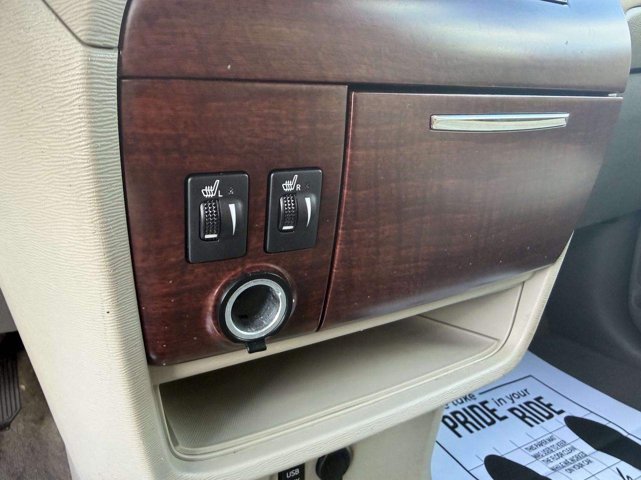 2011 Toyota Sienna XLE ~ LEATHER ~ SUNROOF ~ PWR DOORS ~ CERTIFIED Photo