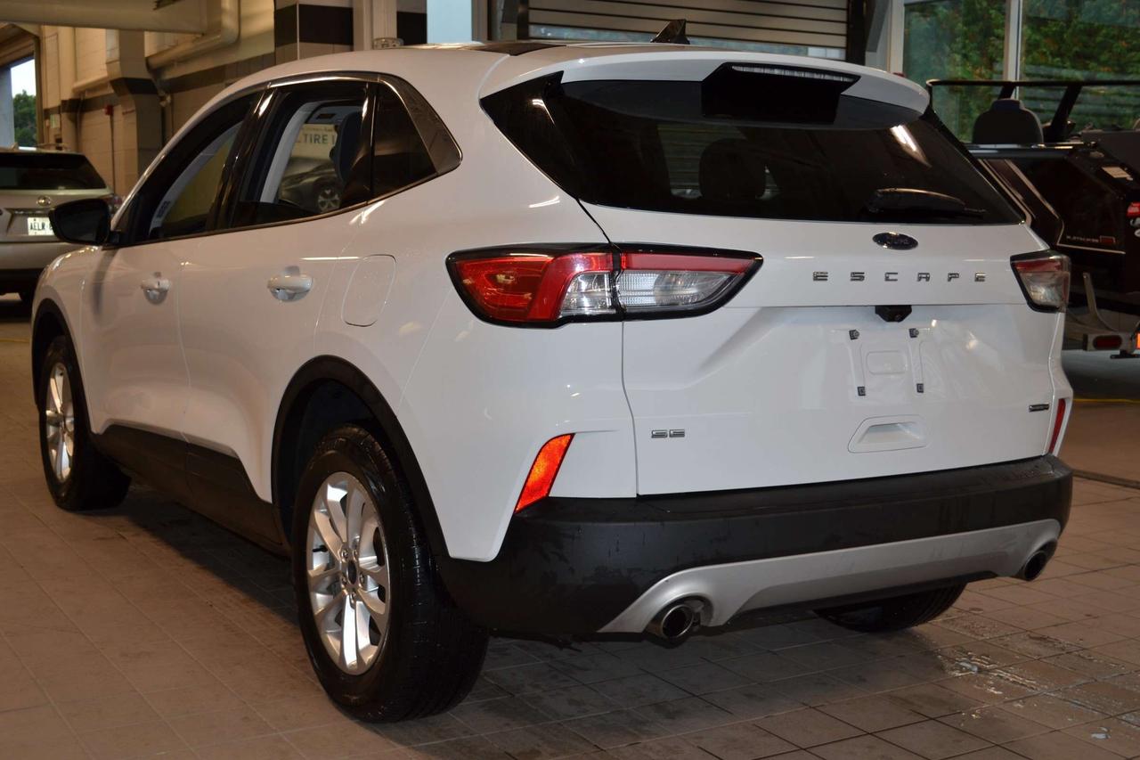 2022 Ford Escape SE Hybrid Photo