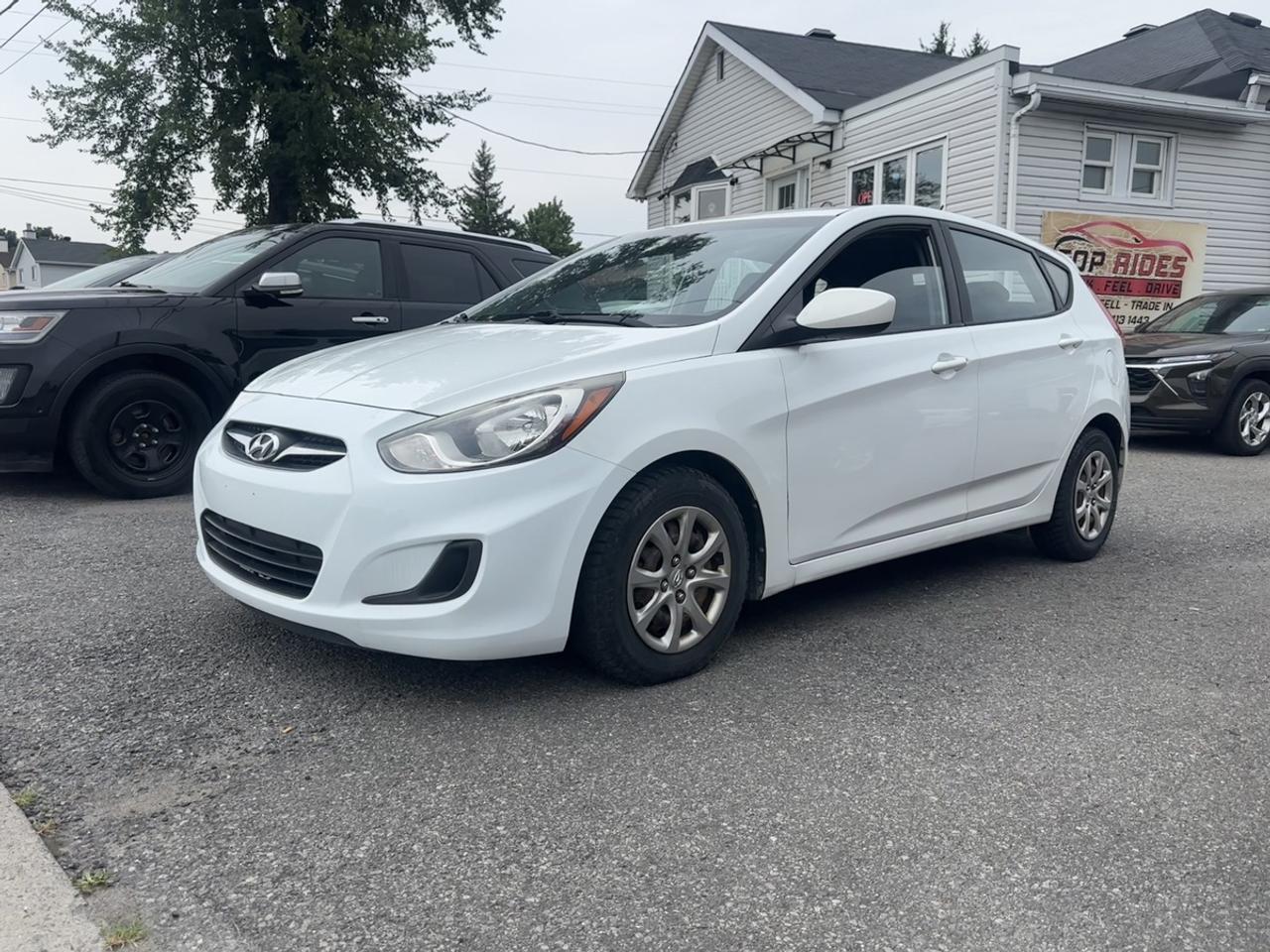 2013 Hyundai Accent GS Photo1