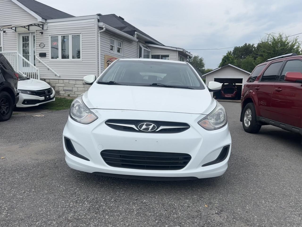 2013 Hyundai Accent GS Photo
