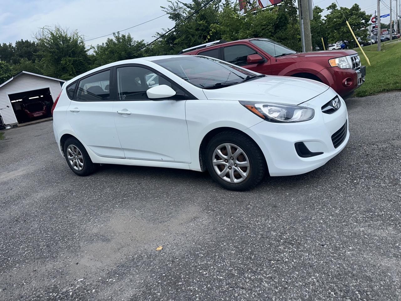 2013 Hyundai Accent GS Photo