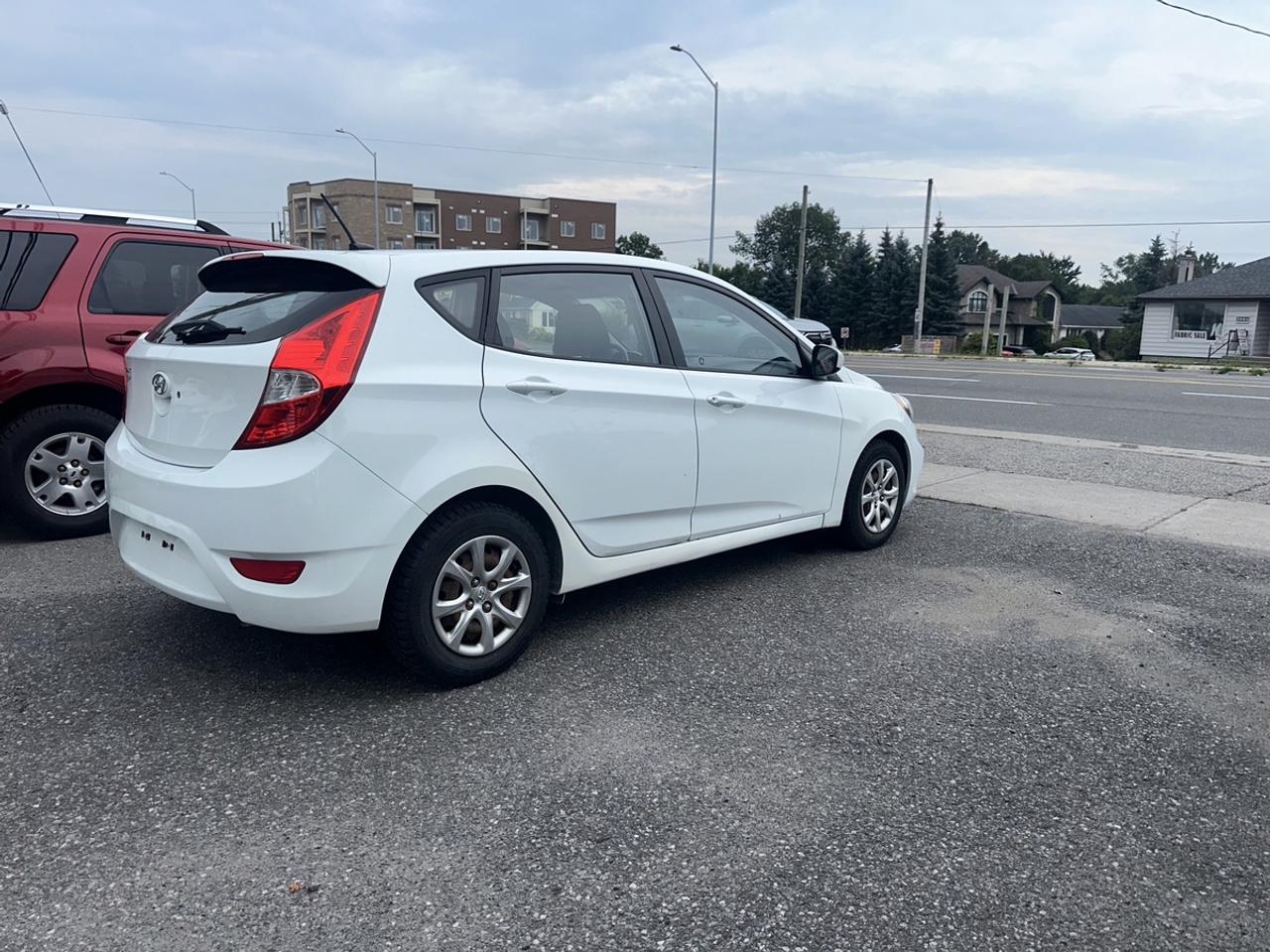 2013 Hyundai Accent GS Photo