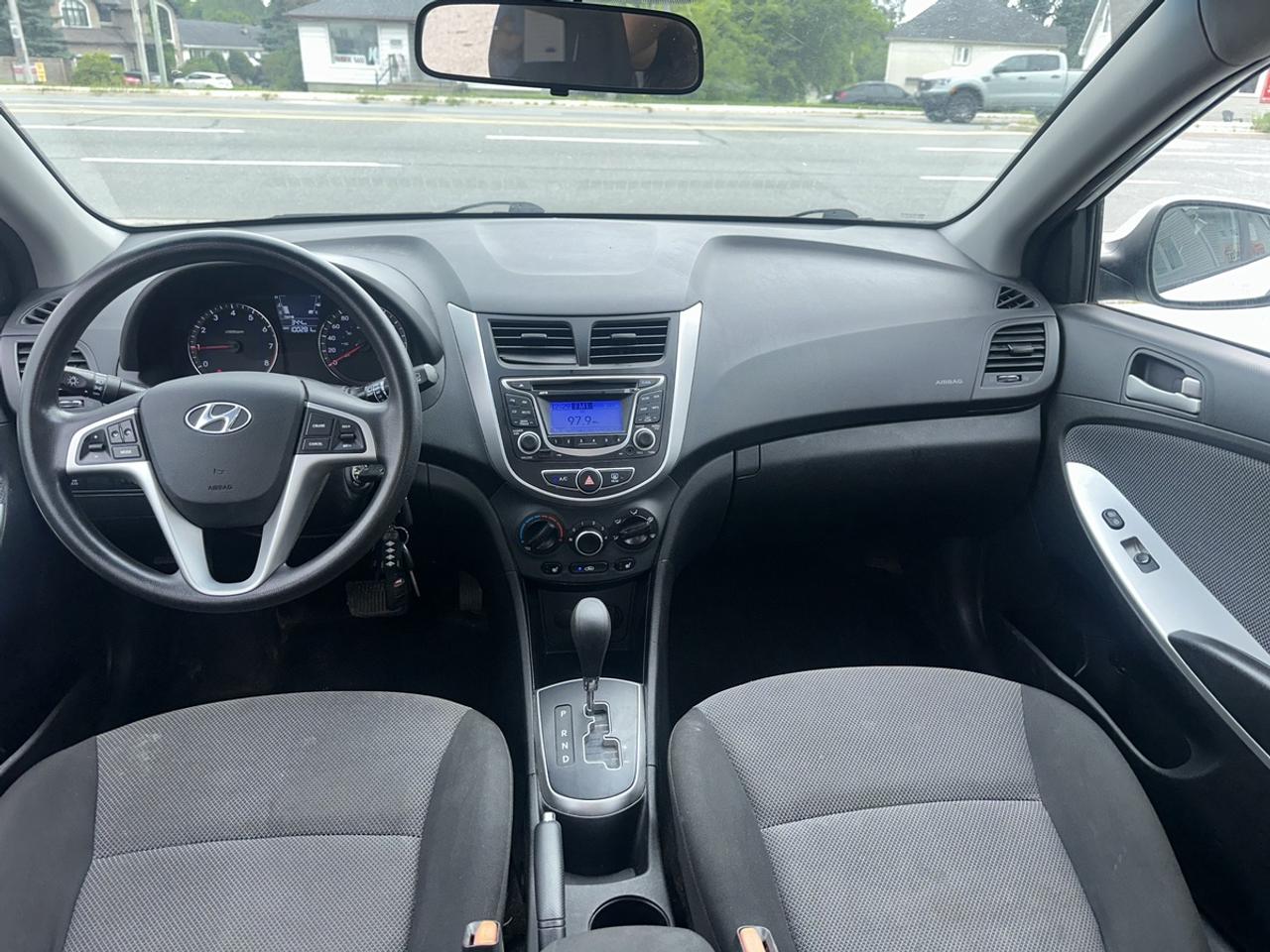 2013 Hyundai Accent GS Photo