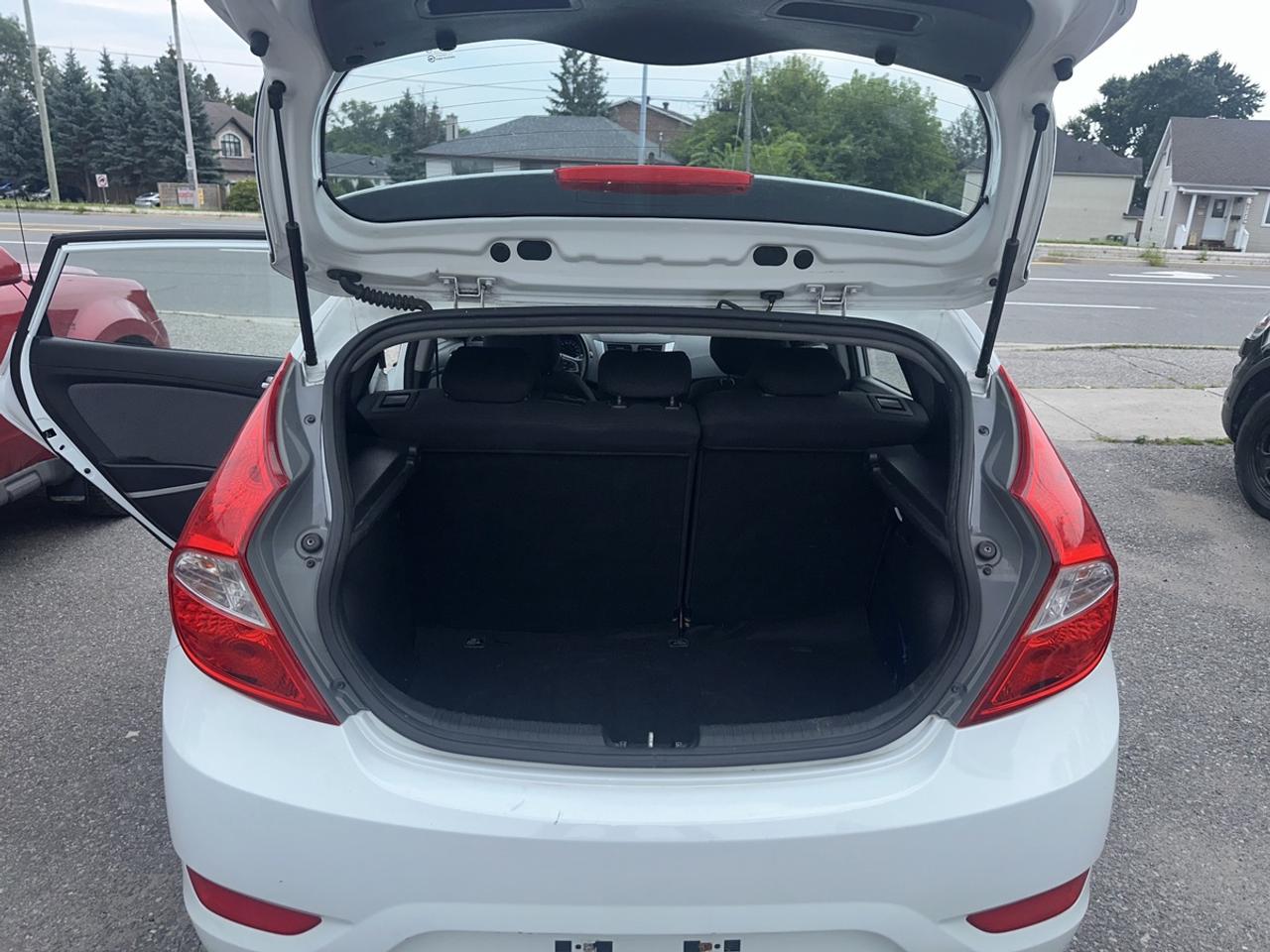 2013 Hyundai Accent GS Photo
