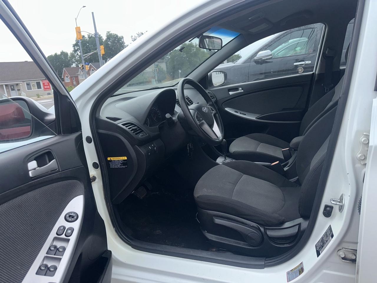 2013 Hyundai Accent GS Photo