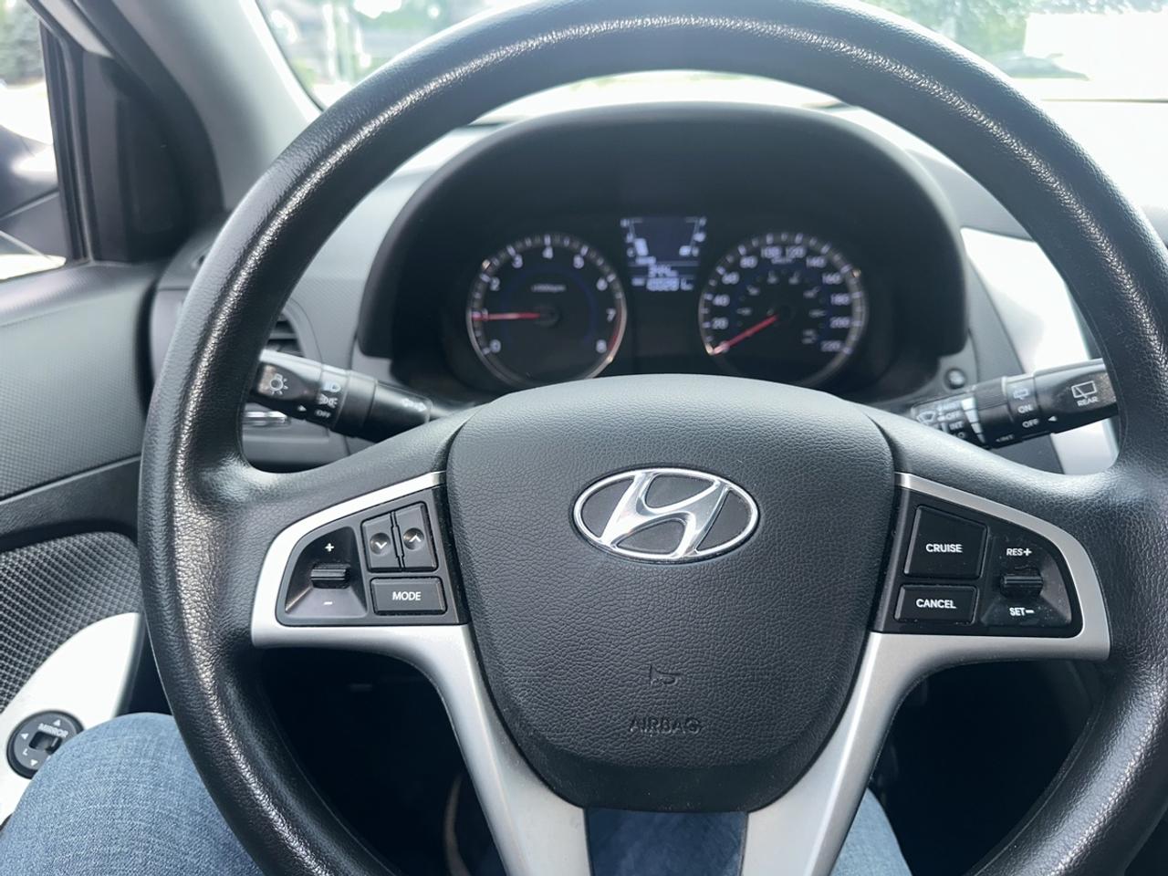 2013 Hyundai Accent GS Photo