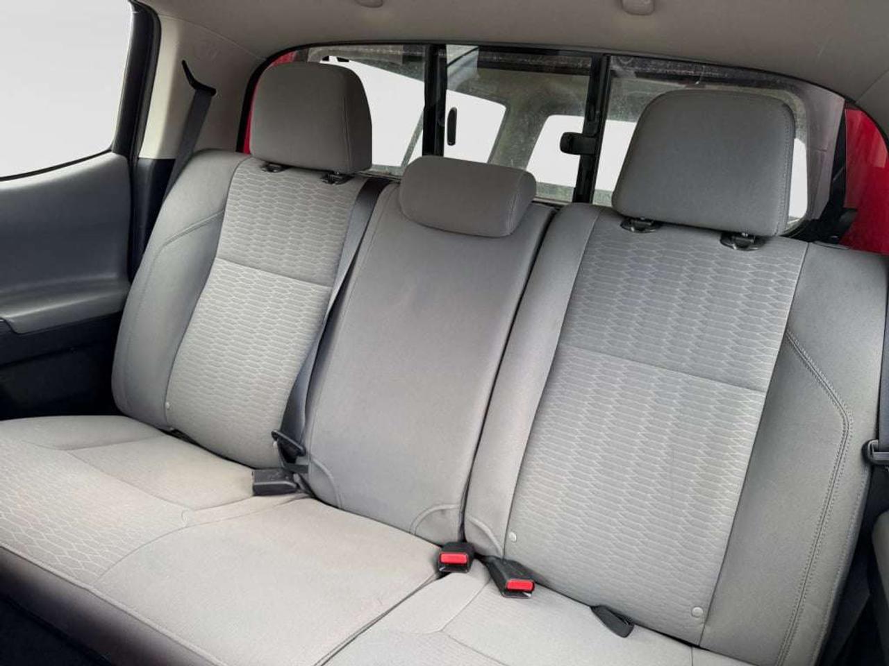 2018 Toyota Tacoma SR5 4WD Photo