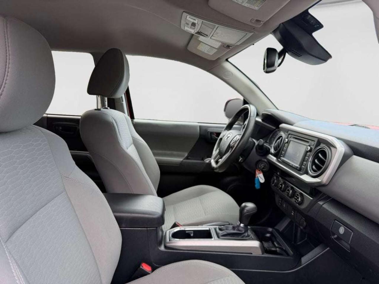 2018 Toyota Tacoma SR5 4WD Photo