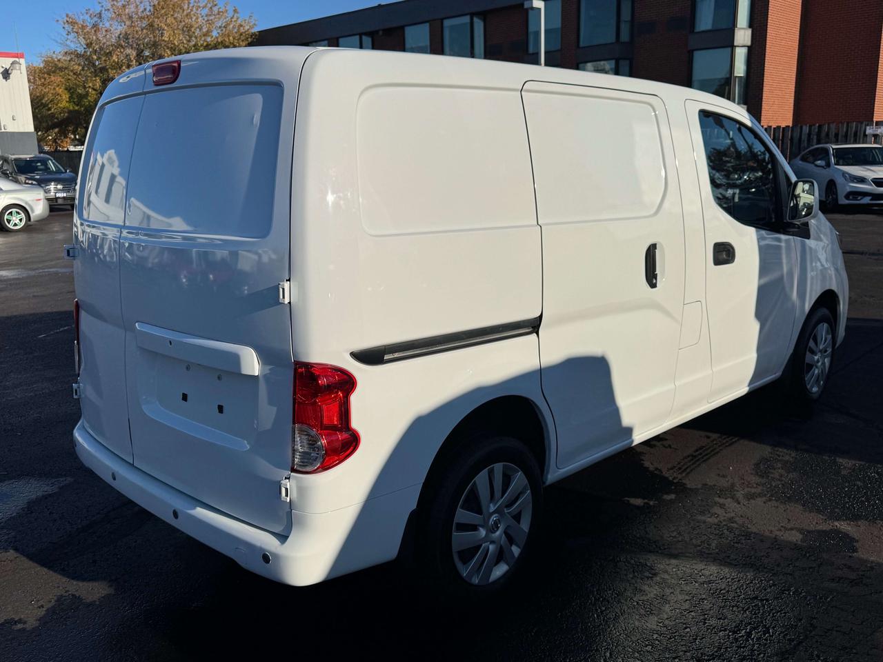 2020 Nissan NV200 Low KM— Certified Photo4