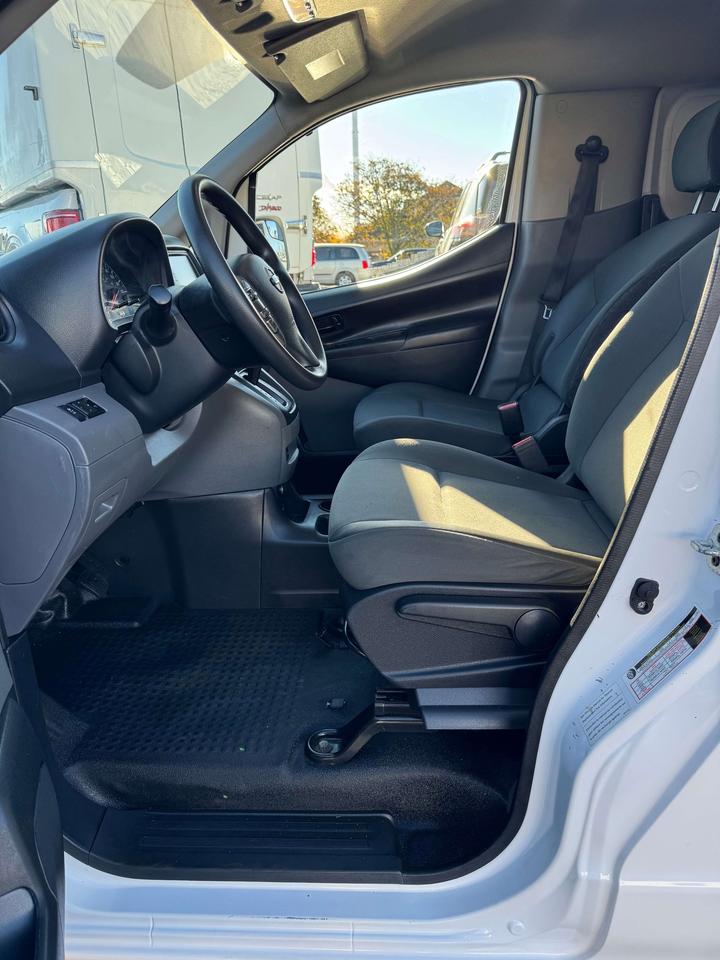 2020 Nissan NV200 Low KM— Certified Photo