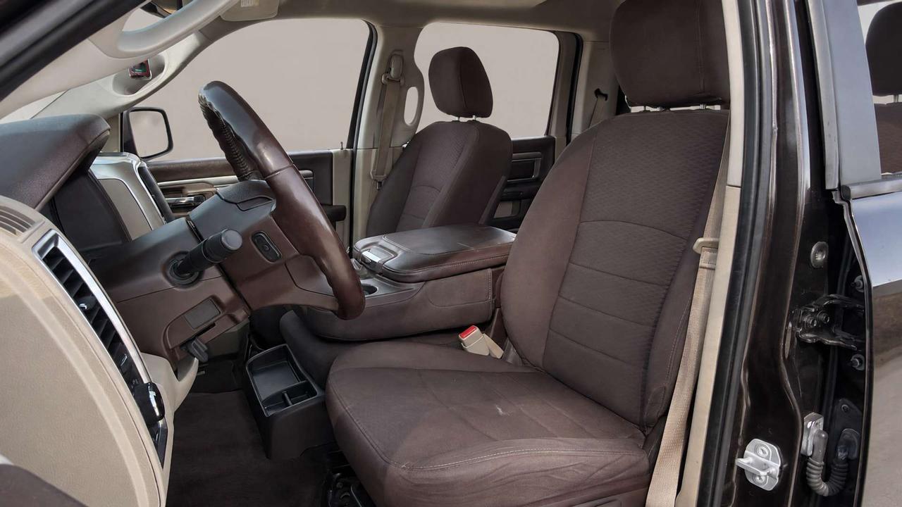 2017 RAM 1500 SLT   ONE Owner   NO Accident Photo